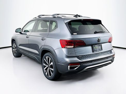 Used 2023 Volkswagen Taos SE w/ Panoramic Sunroof Package AWD/4WD image 5