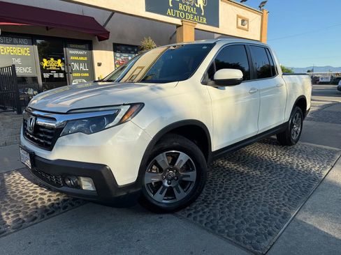 Used 2017 Honda Ridgeline RTL-T image 1