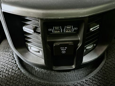 Used 2024 RAM 2500 Laramie image 28