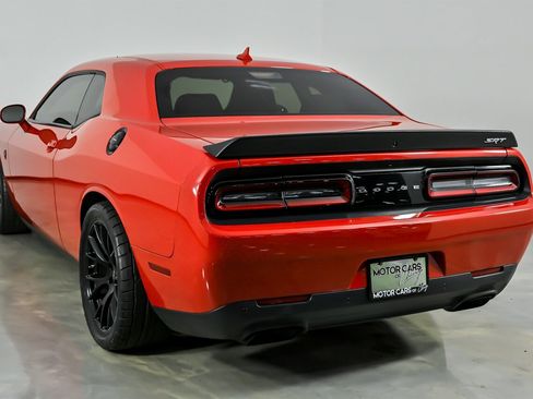 Used 2015 Dodge Challenger SRT Hellcat image 10