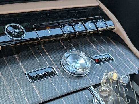 New 2026 Lincoln Navigator L Black Label AWD/4WD image 18