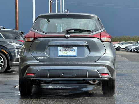 New 2025 Nissan Kicks S image 5