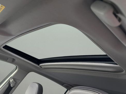 Used 2015 Toyota RAV4 XLE image 12