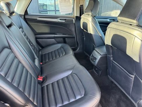 Used 2020 Ford Fusion SEL image 19