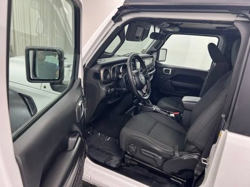 Used 2020 Jeep Wrangler Sport AWD/4WD image 10