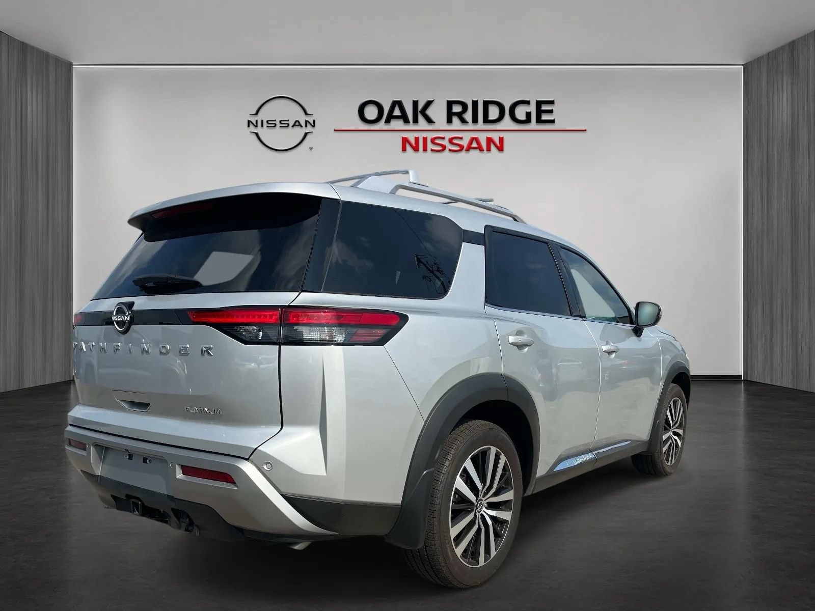 Used 2025 Nissan Pathfinder Platinum w/ Cargo Package FWD image 3