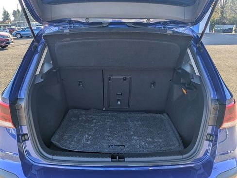 Certified 2022 Volkswagen Taos SE image 29