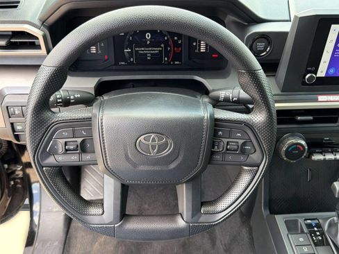 Used 2025 Toyota Tacoma SR5 AWD/4WD image 11