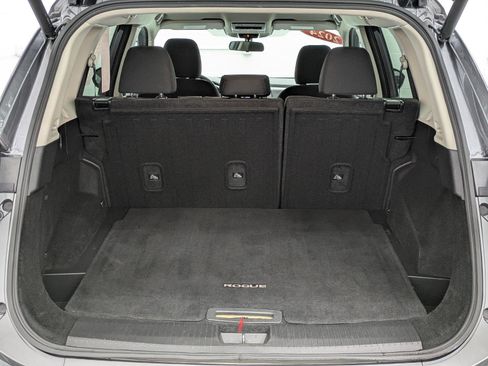 Used 2024 Nissan Rogue SV image 11