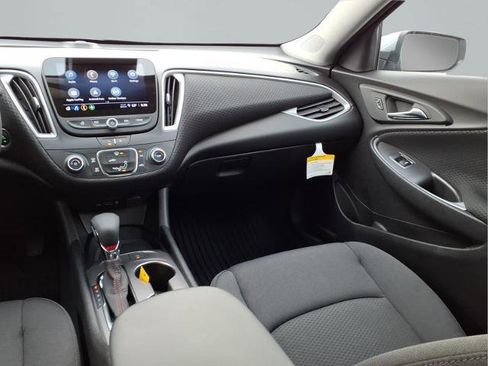 Used 2025 Chevrolet Malibu RS image 10