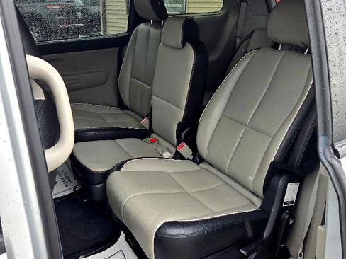 Used 2020 Kia Sedona EX image 11