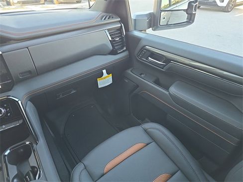 New 2026 GMC Sierra 2500 AT4 w/ AT4 Premium Plus Package image 15