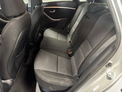 Used 2016 Hyundai Elantra GT FWD image 10