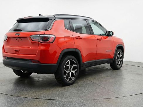 Used 2025 Jeep Compass Limited AWD/4WD image 9