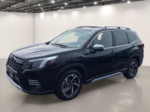 Used 2023 Subaru Forester Touring AWD/4WD image 3