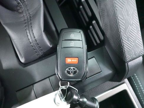 Used 2025 Toyota Tacoma TRD Sport image 19