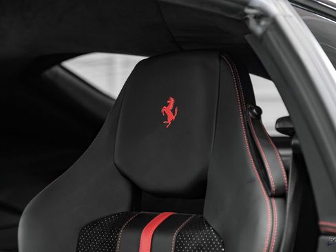 Used 2019 Ferrari 812 Superfast RWD image 47