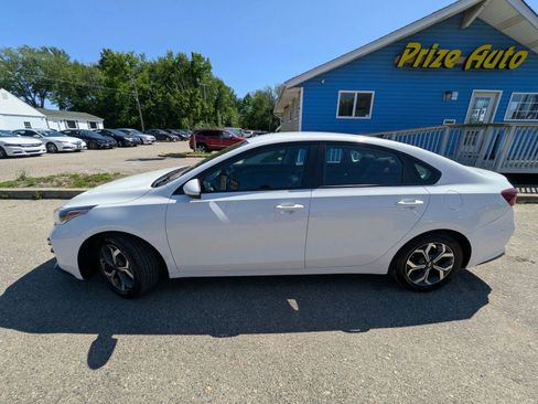 Used 2021 Kia Forte LXS FWD image 2