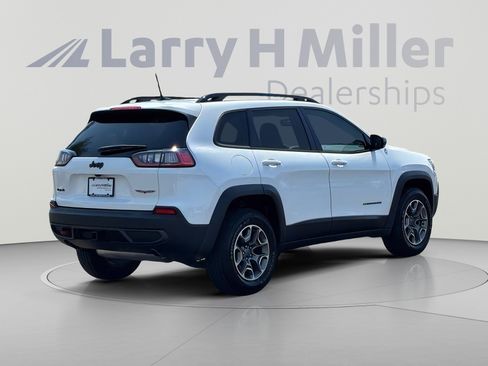 Used 2022 Jeep Cherokee Trailhawk w/ Comfort/Convenience Group AWD/4WD image 6