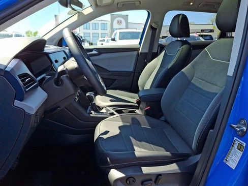 Certified 2023 Volkswagen Taos SE w/ Panoramic Sunroof Package AWD/4WD image 17