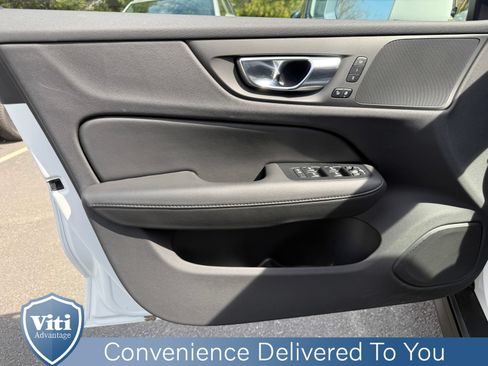 Used 2025 Volvo V60 B5 Cross Country Plus AWD/4WD image 16