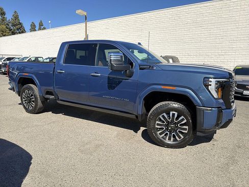 New 2026 GMC Sierra 2500 Denali Ultimate AWD/4WD image 4