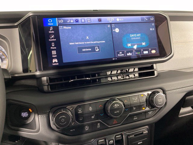 Used 2026 Jeep Wrangler Unlimited Sahara AWD/4WD image 30
