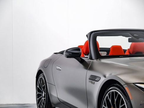 Used 2022 Mercedes-Benz SL 55 AMG 4MATIC image 39
