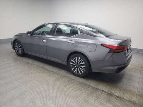 Used 2023 Nissan Altima 2.5 SV image 3