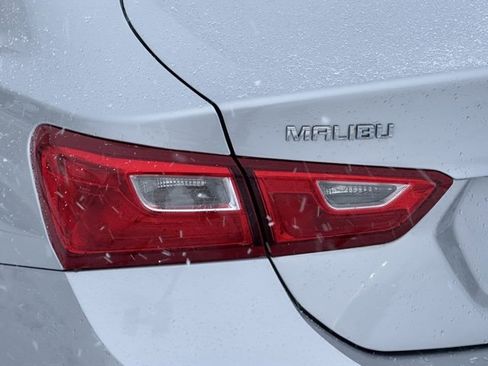 Used 2017 Chevrolet Malibu LT image 13