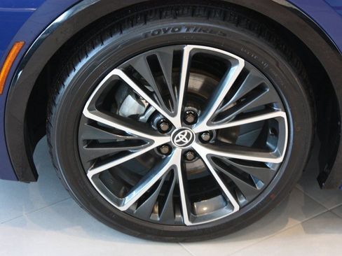 New 2025 Toyota Prius XLE image 23