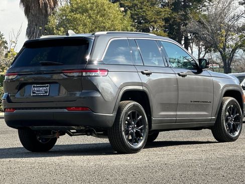 New 2026 Jeep Grand Cherokee Altitude AWD/4WD image 3