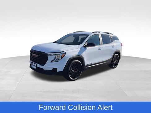 Certified 2024 GMC Terrain SLE w/ Elevation Edition image 4