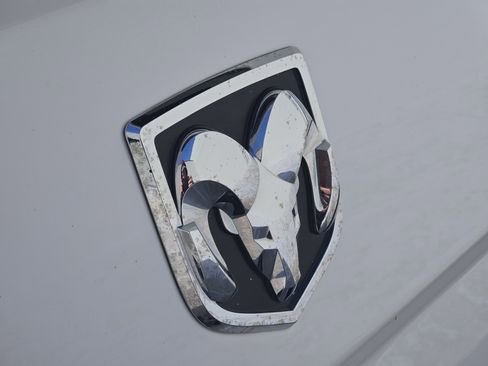 Used 2017 RAM 3500 Tradesman w/ Chrome Appearance Group image 11