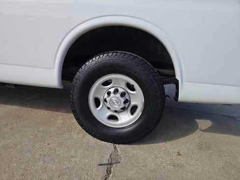 Used 2019 Chevrolet Express 2500 w/ Driver Convenience Package image 11