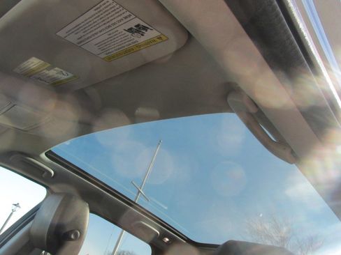 Used 2018 Land Rover Discovery Sport HSE image 42