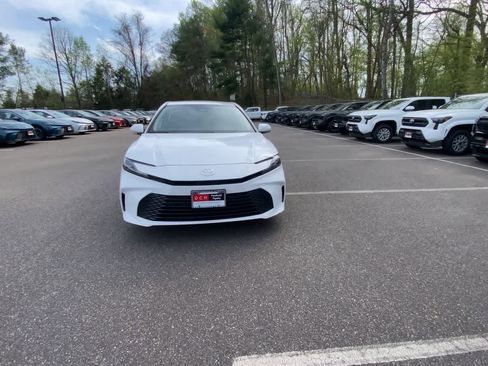 Used 2025 Toyota Camry LE image 6