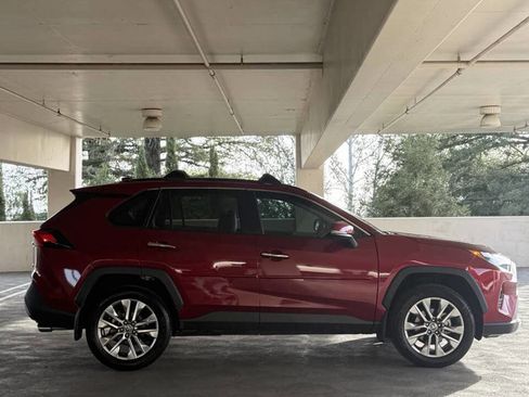 Used 2023 Toyota RAV4 Limited image 8