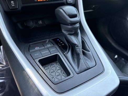 Used 2024 Toyota RAV4 XLE image 34
