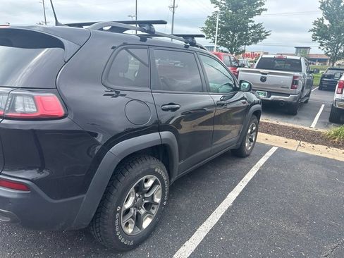 Used 2019 Jeep Cherokee Trailhawk AWD/4WD image 9