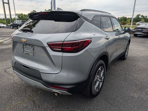 Used 2024 Chevrolet Blazer LT w/ Convenience Package FWD image 6