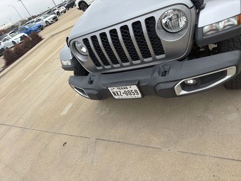 Used 2021 Jeep Gladiator Sport image 6