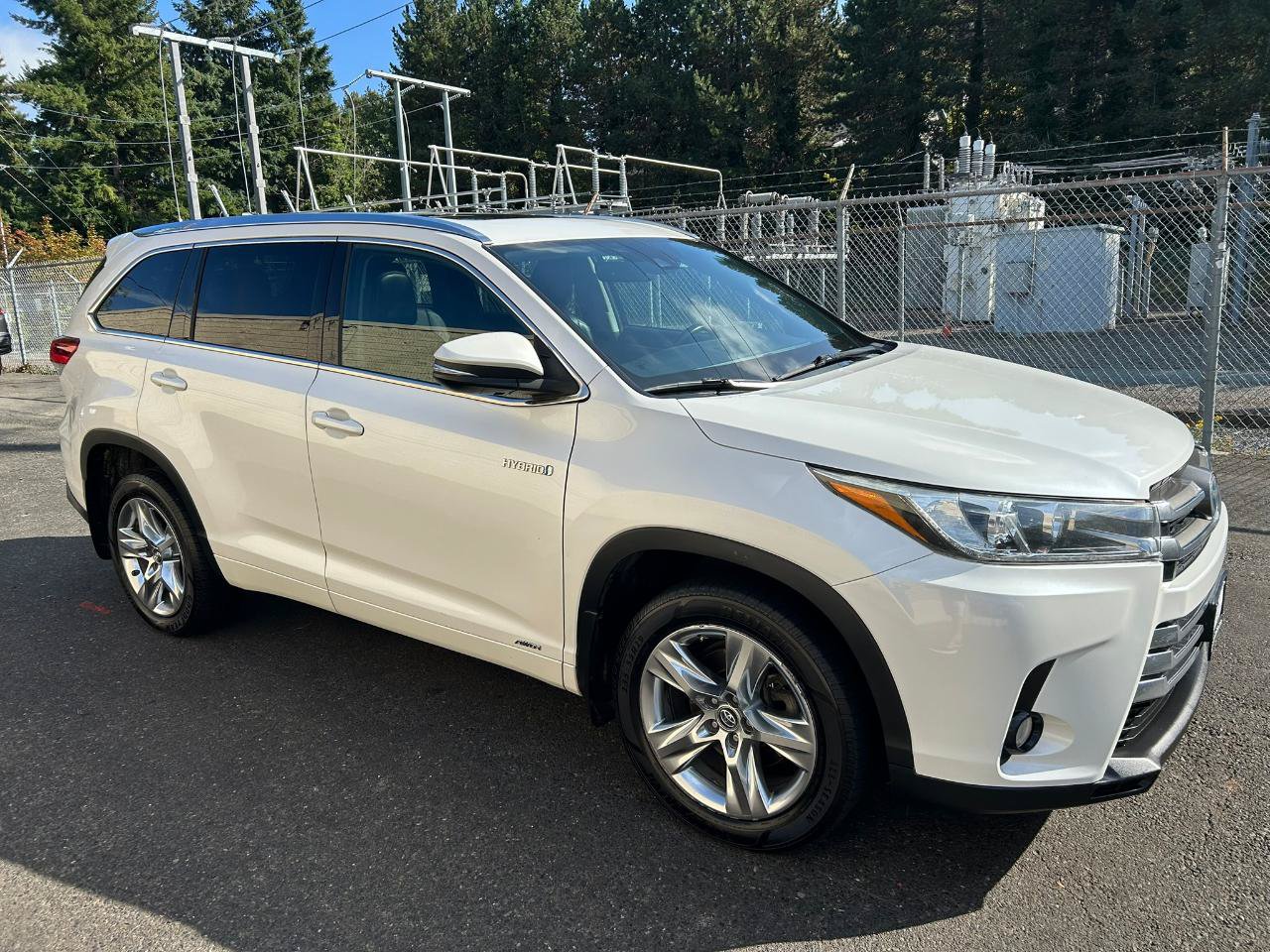 Used 2018 Toyota Highlander Limited AWD/4WD image 3