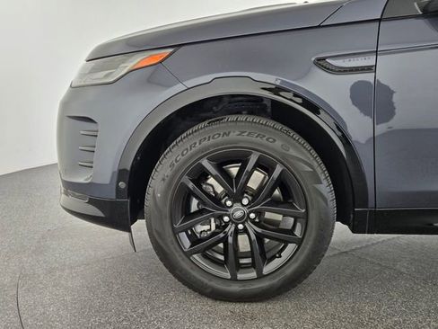 Used 2024 Land Rover Discovery Sport Dynamic SE AWD/4WD image 9