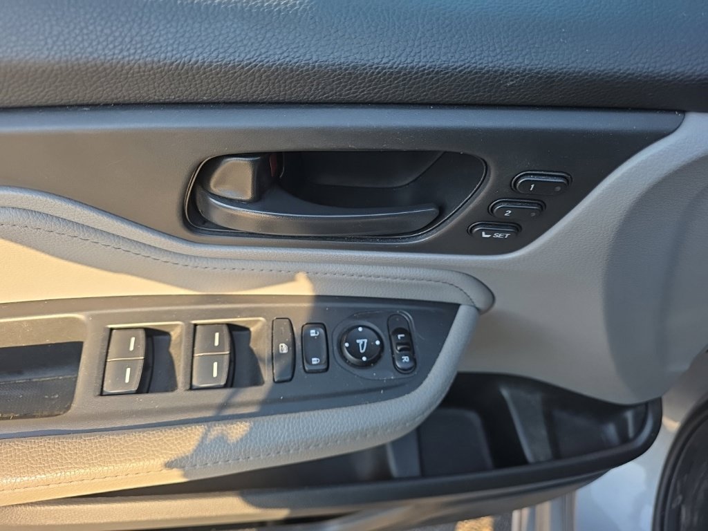 Used 2018 Honda Odyssey Touring image 15