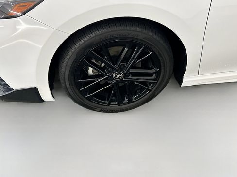 Used 2025 Toyota Camry SE FWD image 11