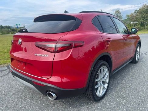 Used 2019 Alfa Romeo Stelvio Ti Sport w/ Quick Order Package 22S Sport AWD/4WD image 4