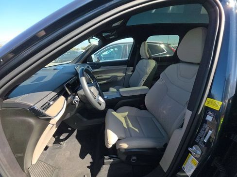 Used 2025 Volvo EX90 Plus AWD/4WD image 4