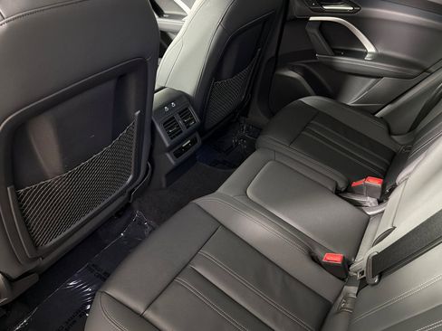 Used 2025 Audi Q5 Premium w/ 19" Wheel Package image 11