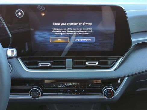 New 2026 Chevrolet Equinox LT w/ Safety and Technology Package FWD image 12